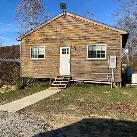 Pine Creek Cabins & Camping Resort South Bloomingville Bagian luar foto
