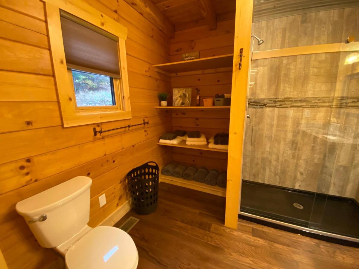 Pine Creek Cabins & Camping Resort South Bloomingville Bagian luar foto