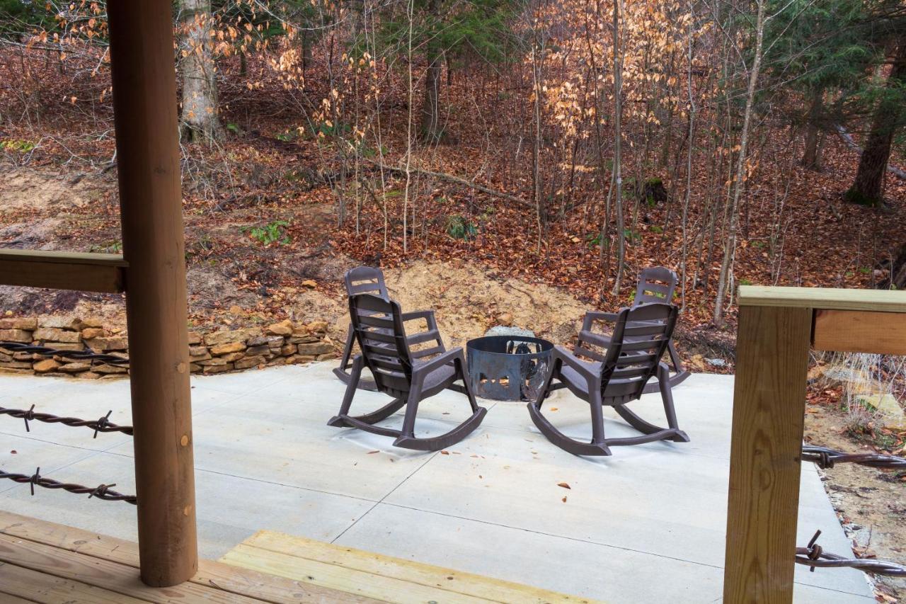 Pine Creek Cabins & Camping Resort South Bloomingville Bagian luar foto