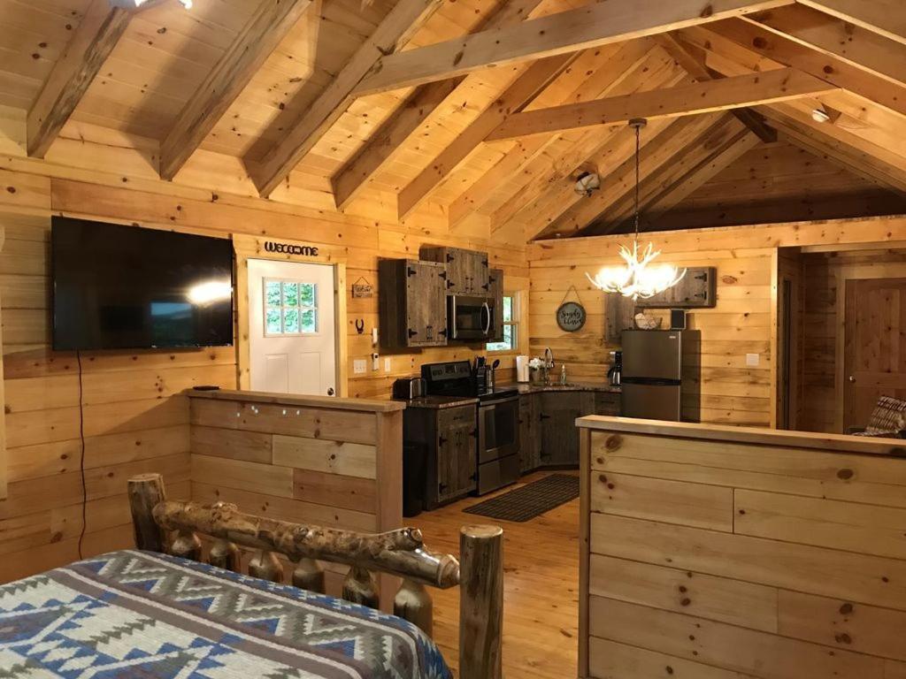 Pine Creek Cabins & Camping Resort South Bloomingville Bagian luar foto