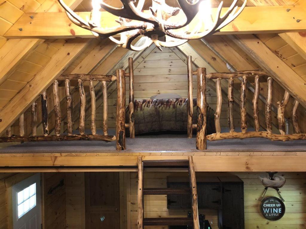 Pine Creek Cabins & Camping Resort South Bloomingville Bagian luar foto