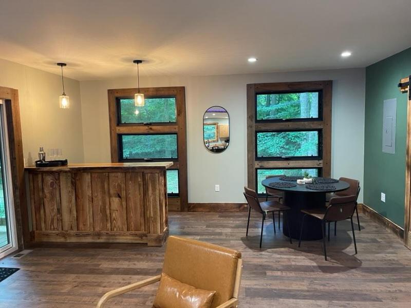 Pine Creek Cabins & Camping Resort South Bloomingville Bagian luar foto