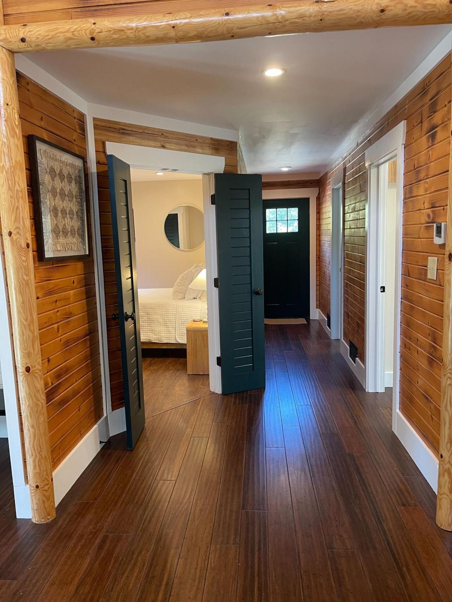 Pine Creek Cabins & Camping Resort South Bloomingville Bagian luar foto