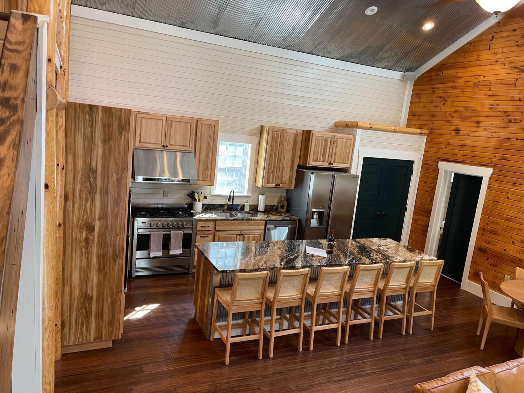 Pine Creek Cabins & Camping Resort South Bloomingville Bagian luar foto